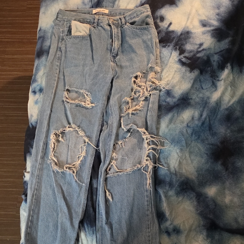 Distressed Light Blue Women's Jeans